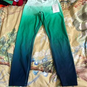 Gorgeous Athleta Elation tights! XS nwt